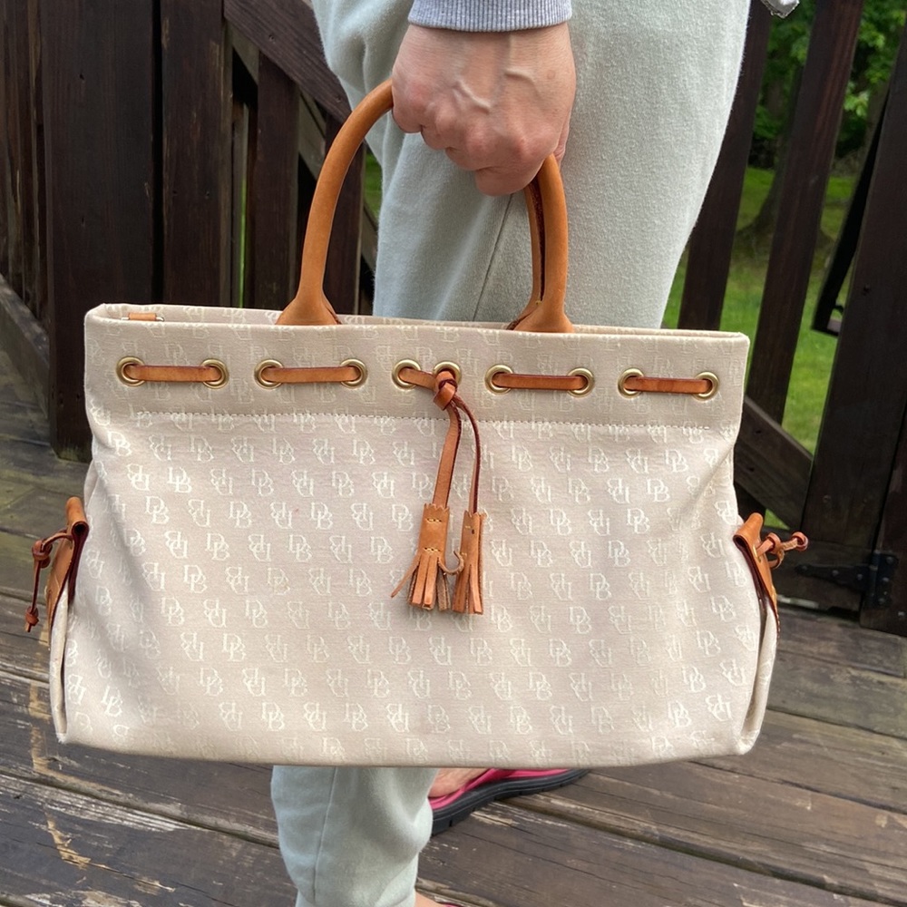 Dooney & Bourke bag
